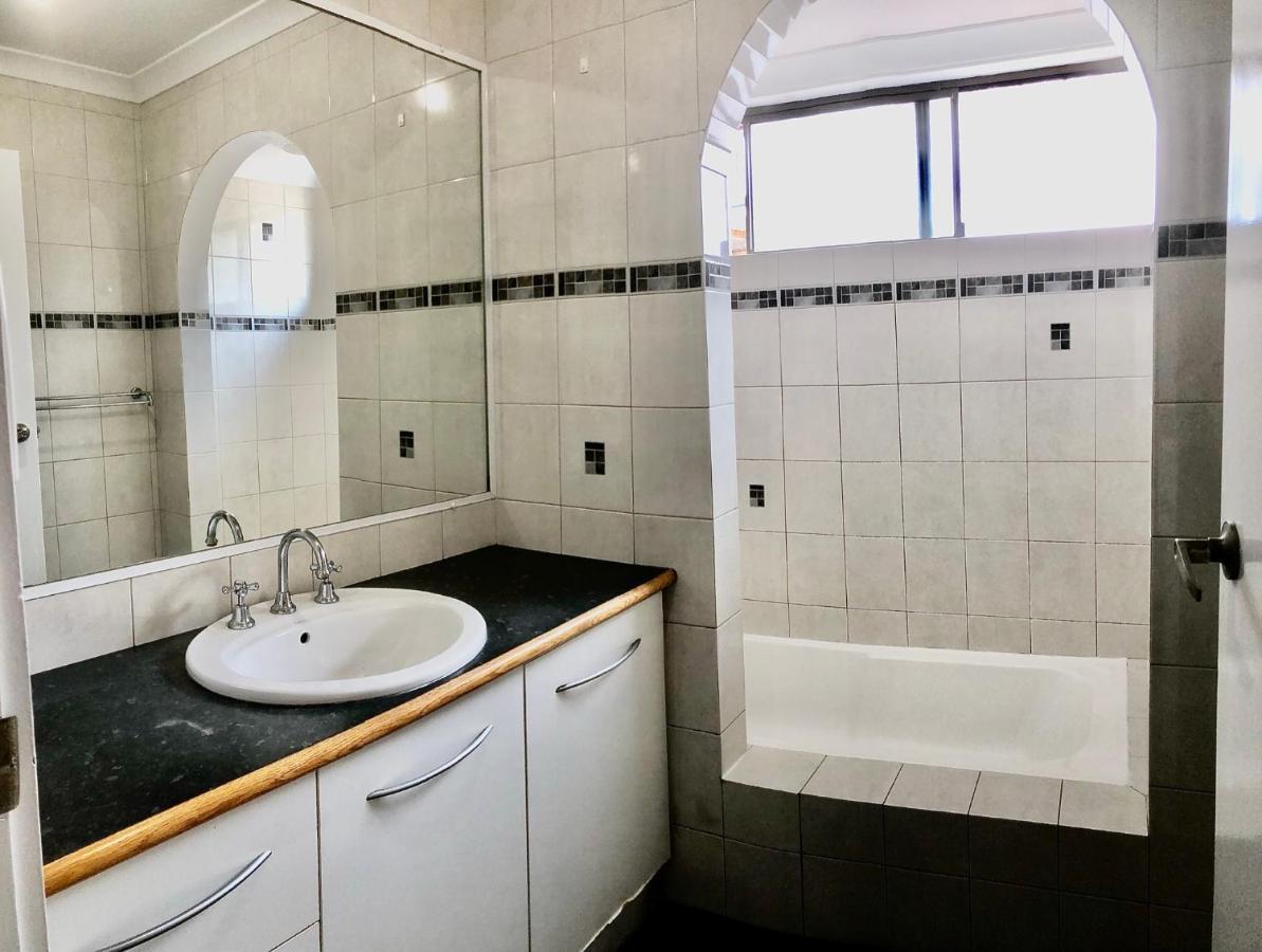 Beach House Opposite Ocean 4 Bed 2 Bathroom With Pool جيرالدتون المظهر الخارجي الصورة